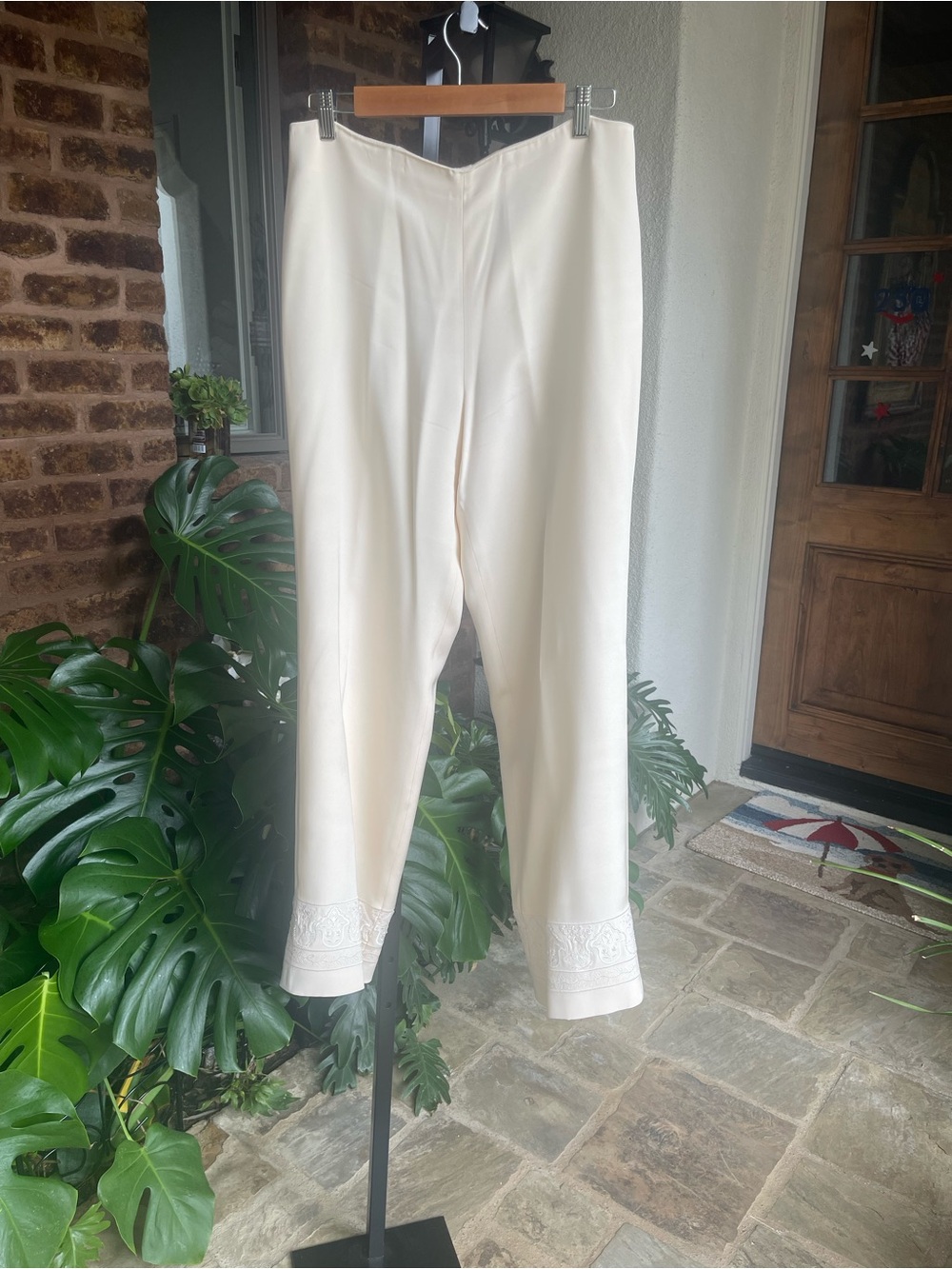 Straight-Leg Cream Pants with Embroidered Cuff
